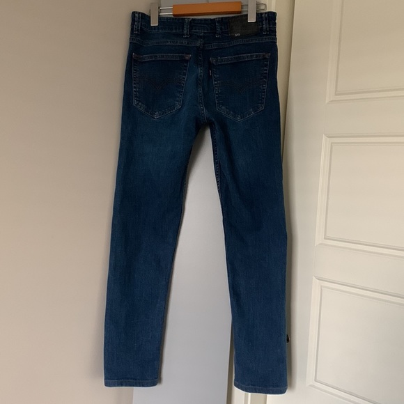Levi’s 513 Jeans . - Picture 3 of 12